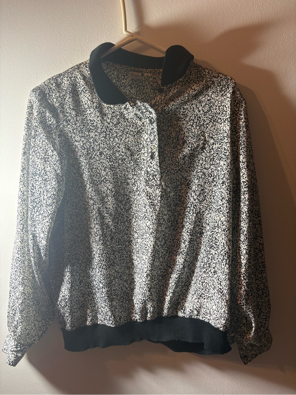 Vintage Women’s Size 18 Black & White Abstract Print Blouson Top